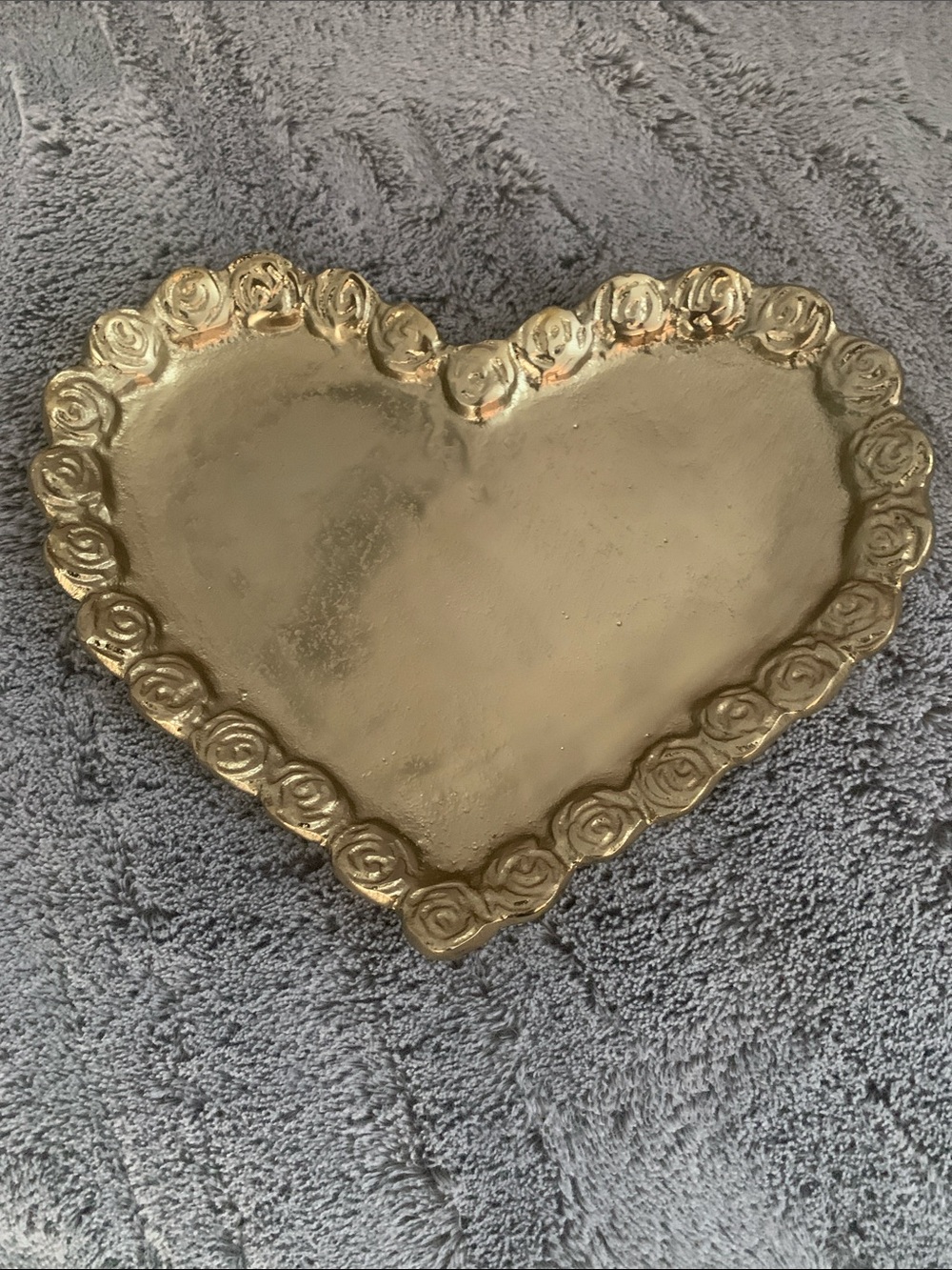 🆕- XOXO Gold Heart Decorative Tray with Rose Border